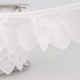 Broderie anglaise froncee