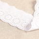 Broderie rosaces blanc