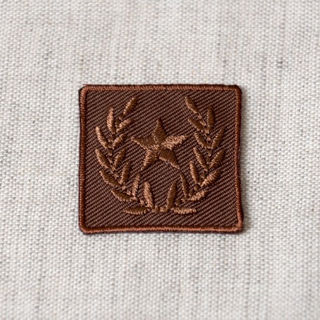 S ecusson badge etoile laurier - Marron