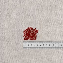 S ecusson en dentelle - Rose bordeaux