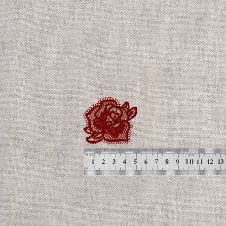 S ecusson en dentelle - Rose bordeaux