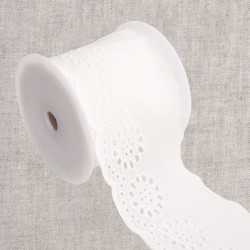 Broderie rosaces Blanc