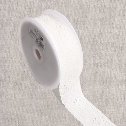 Broderie entre deux rosaces Blanc